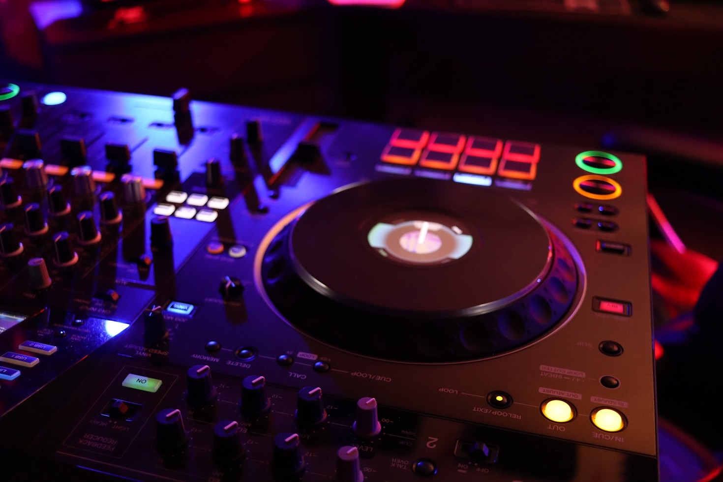 How to Download the Hottest DJ Mixes Legally